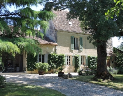 Restored 18th century farmhouse with guest cottage, swimming pool and 12.5ha