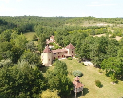 Belle demeure rurale superbement située avec 64 ha