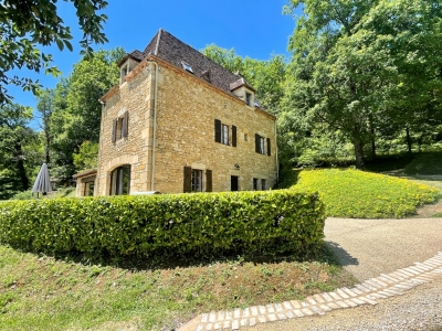 Superbly located gite complex with heated swimming pool and 7.5ha