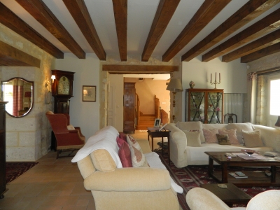 Exceptional 15th century country house with garden and garage